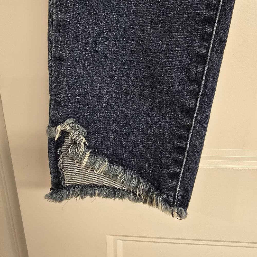 NEW NWT Women's Altar'd State Distressed Crop Skinny Jeans Fray Ankles | Size 7 - Picture 5 of 11